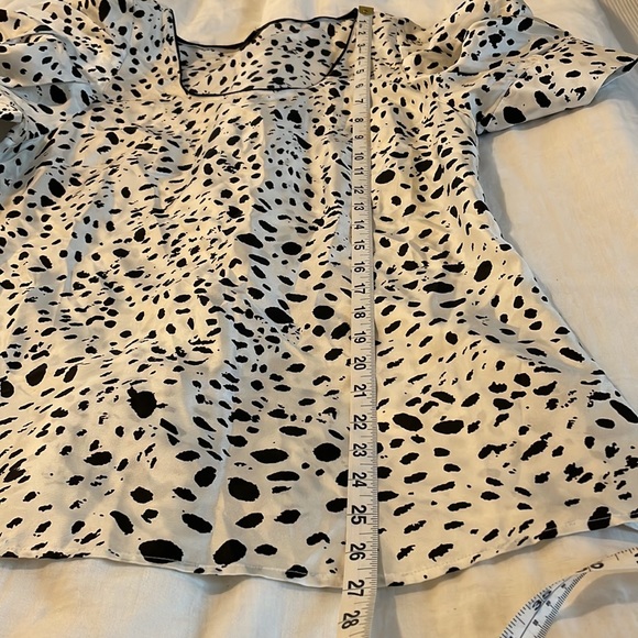 Ann Taylor Silk Blouse- Puff Sleeve, Animal Print (Size 10) - Picture 10 of 13